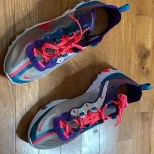 NWOT Nike React
